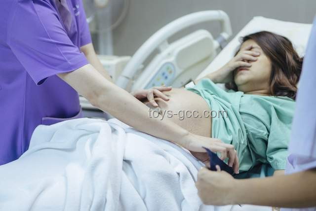 贵州58岁产妇成功分娩男婴：高龄妊娠的医学奇迹与挑战
